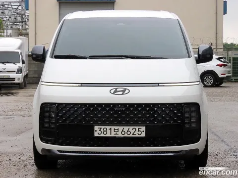 Hyundai Staria
