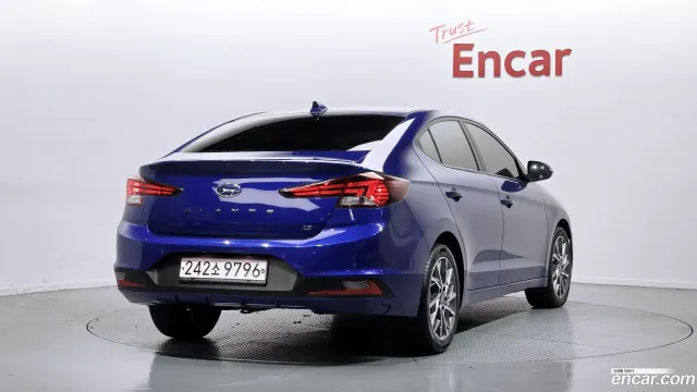 Hyundai Elantra (Avante)