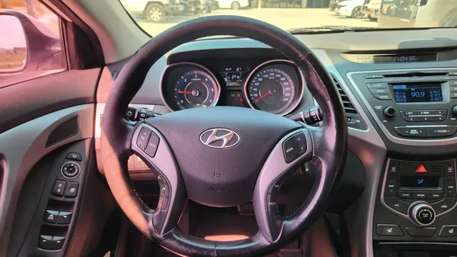 Hyundai Elantra (Avante)