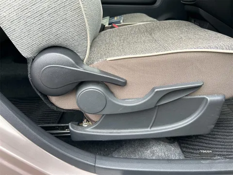 Daihatsu Mira Tocot