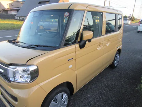 Suzuki Spacia