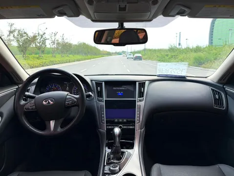 Infiniti Q50L