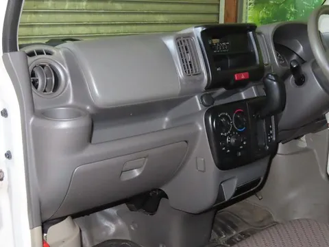 Mitsubishi Minicab Van