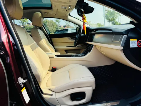 Jaguar XFL