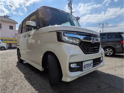Honda N-BOX Custom