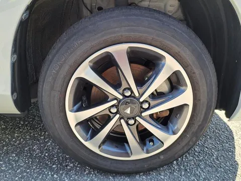 Toyota Yaris (Vitz)