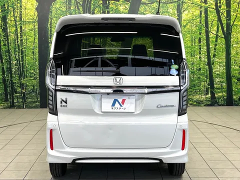 Honda N-BOX Custom