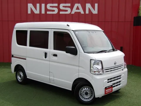 Nissan Clipper Van