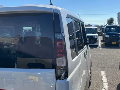 Mitsubishi Delica Mini