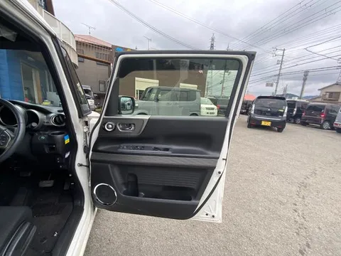 Honda N-BOX Slash