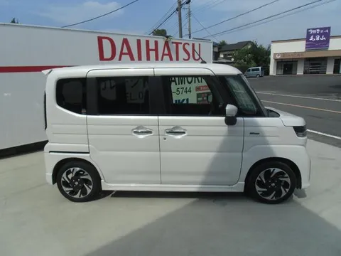 Suzuki Spacia