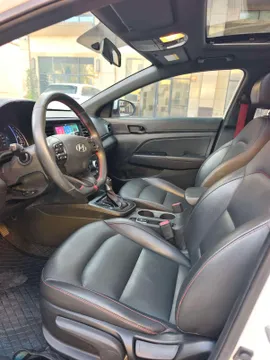 Hyundai Elantra (Avante)