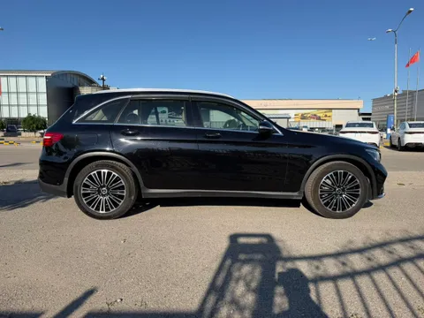Mercedes-Benz Mercedes-Benz GLC