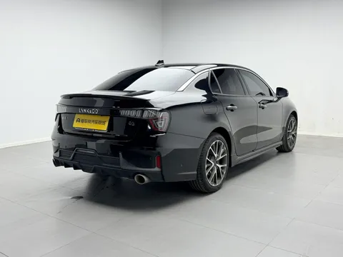 Lynk & Co 03