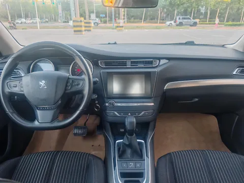 Peugeot 408