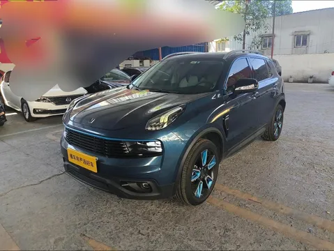 Lynk & Co 01