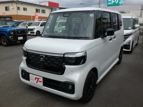 Honda N-BOX Custom