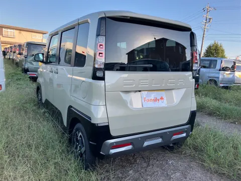 Mitsubishi Delica Mini