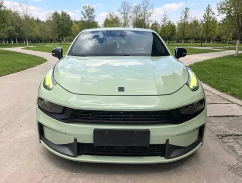 Lynk & Co 03