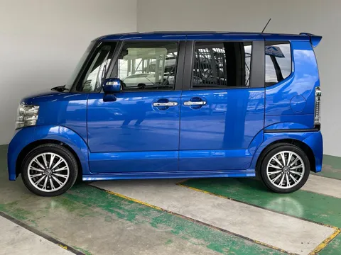 Honda N-BOX Custom