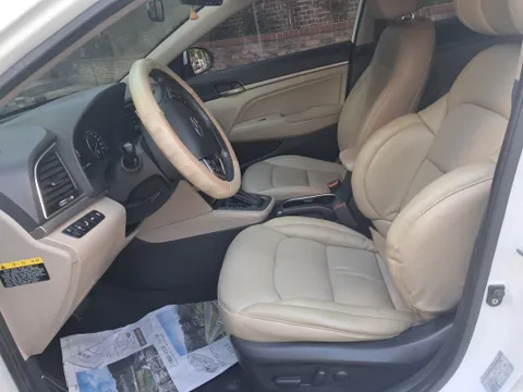 Hyundai Elantra (Avante)