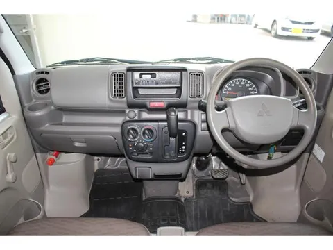 Mitsubishi Minicab Van