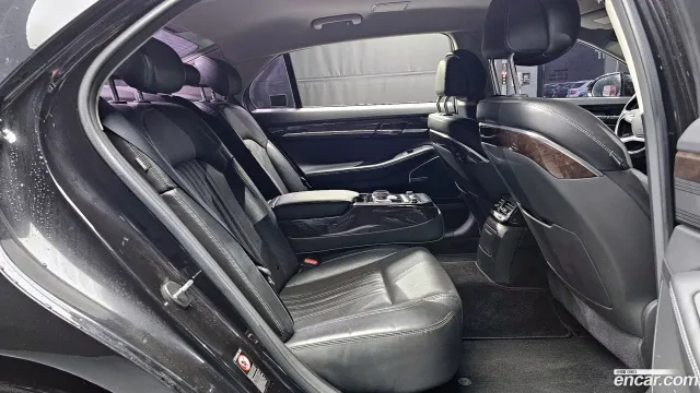 Genesis G90 (EQ900)
