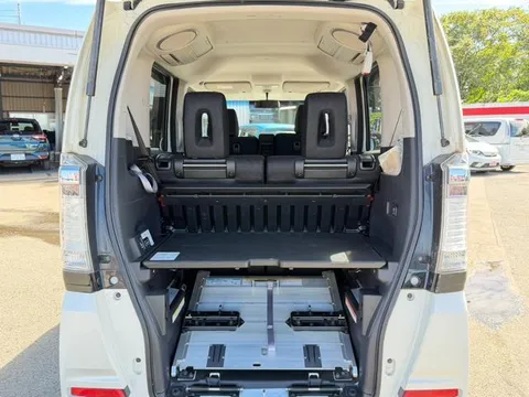 Honda N-BOX Plus