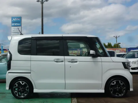 Honda N-BOX Custom