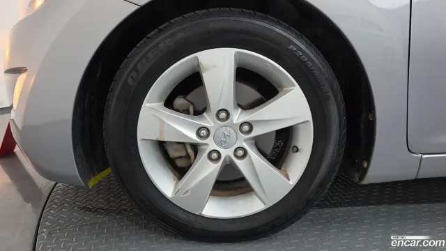 Hyundai Elantra (Avante)