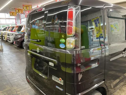 Suzuki Spacia