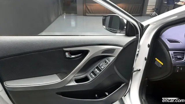 Hyundai Elantra (Avante)
