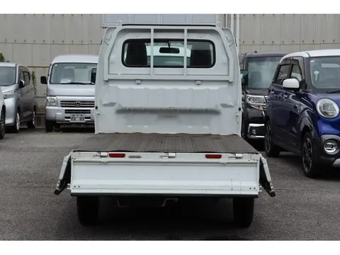 Mazda Scrum Truck
