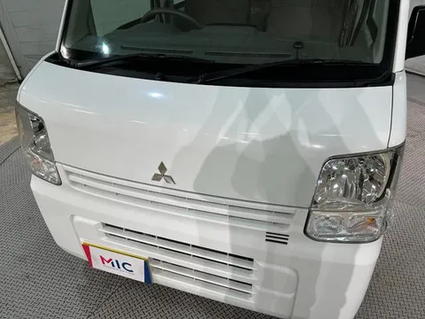 Mitsubishi Minicab Van