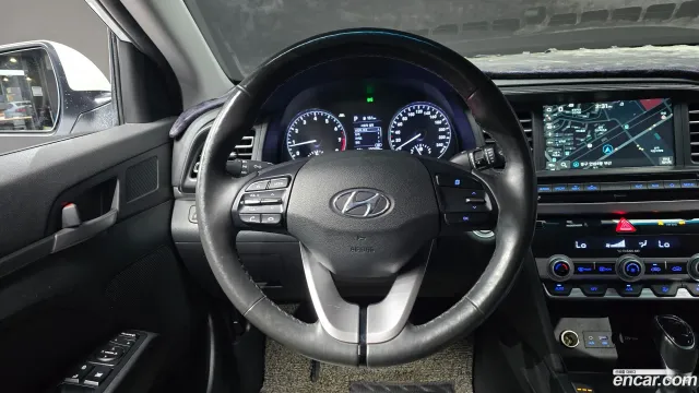 Hyundai Elantra (Avante)