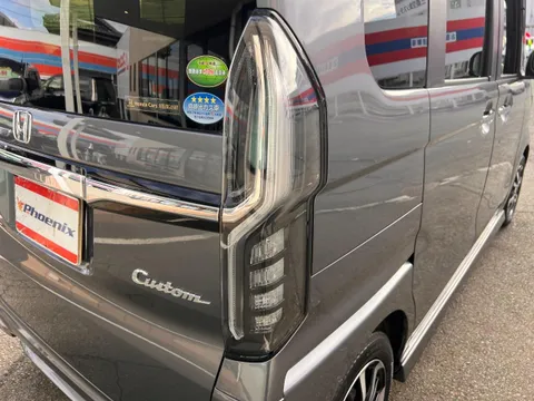 Honda N-BOX Custom