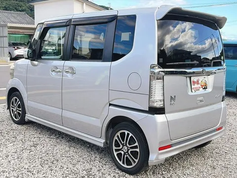 Honda N-BOX Custom