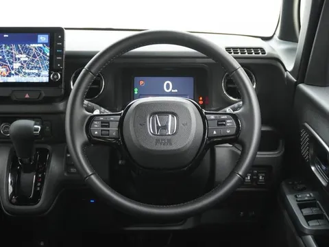 Honda N-BOX Custom