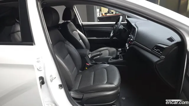 Hyundai Elantra (Avante)