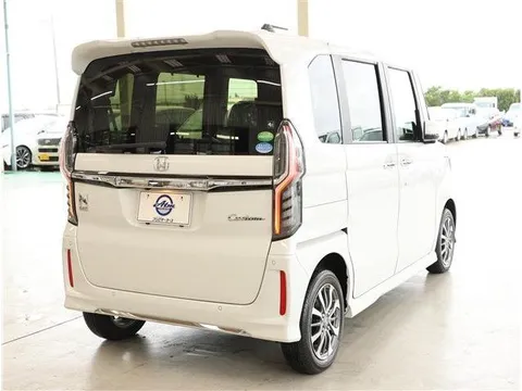Honda N-BOX Custom