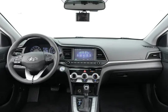 Hyundai Elantra (Avante)