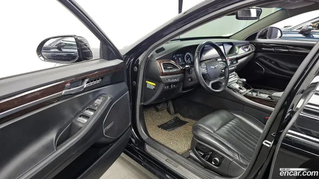 Genesis G90 (EQ900)