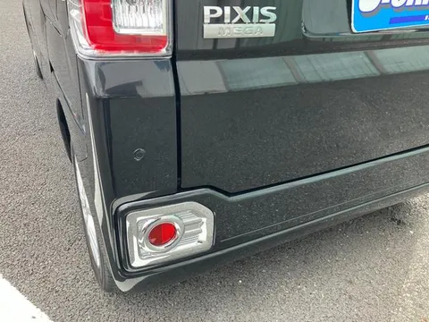 Toyota Pixis Mega