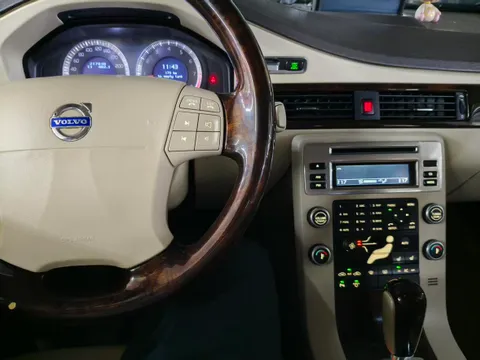 Volvo S80L