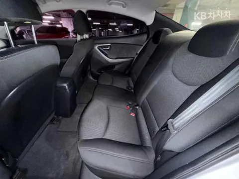 Hyundai Elantra (Avante)