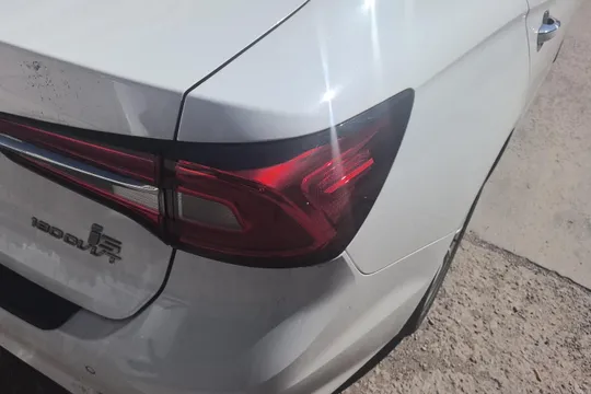 Roewe i5
