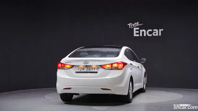 Hyundai Elantra (Avante)