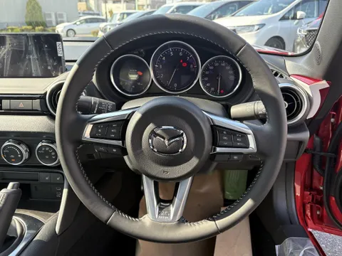 Mazda MX-5 (Roadster)
