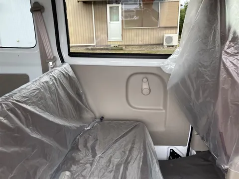 Nissan Clipper Van