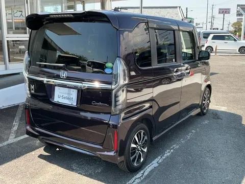 Honda N-BOX Custom